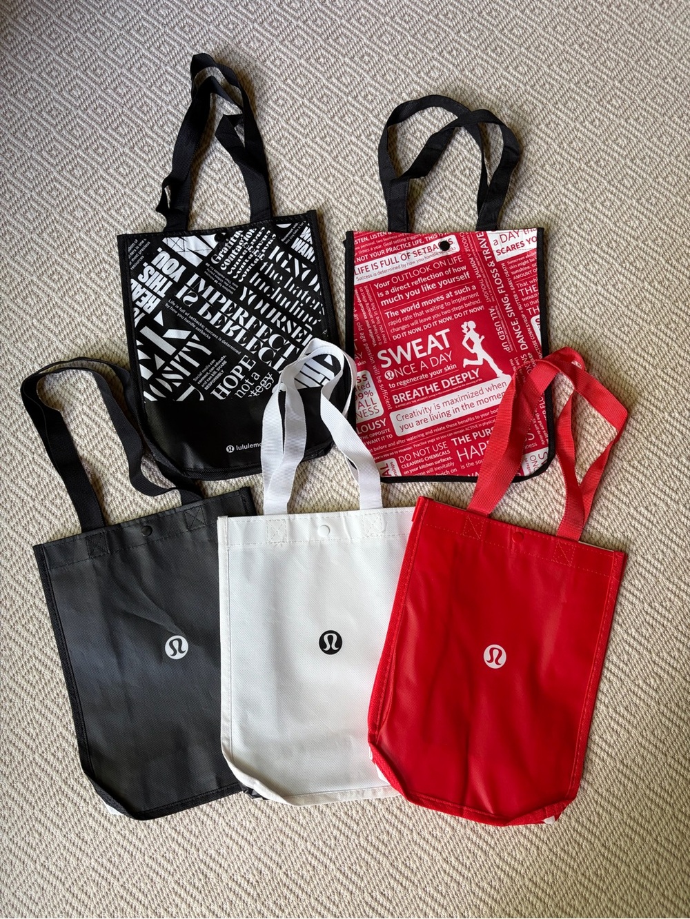 New lululemon athletica set of 5 tote bags